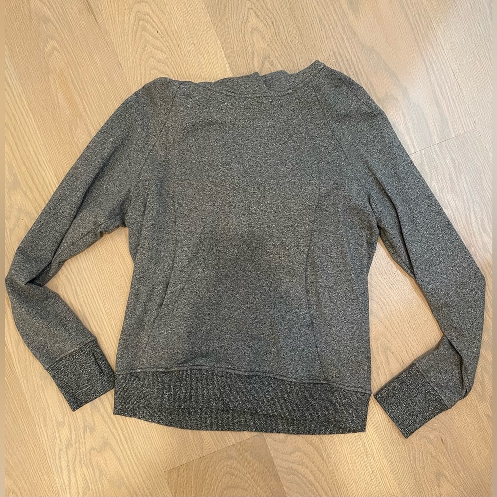Heather grey Lululemon pullover/hoodie - size 4